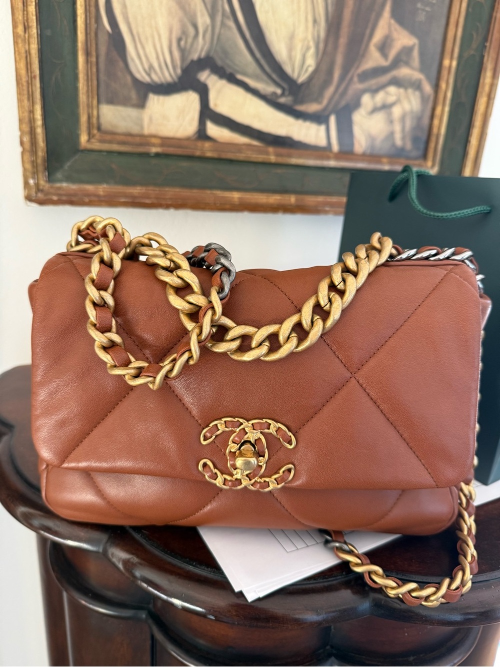 CHANEL Brown Quilted Leather Shoulder Bag with Gold Chain and CC Logo - Picture 1 of 1